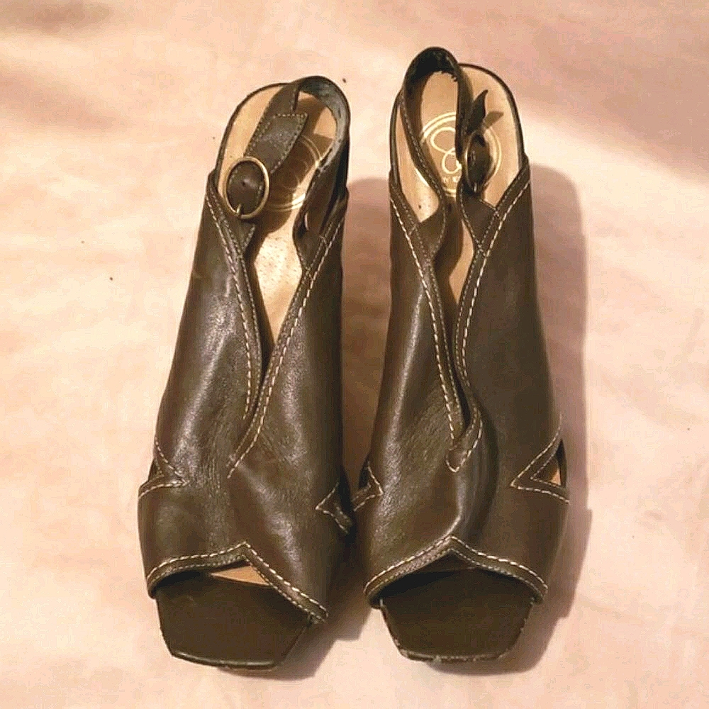 Jessica Simpson  Brown Wedges Sz 9 1/2 B
